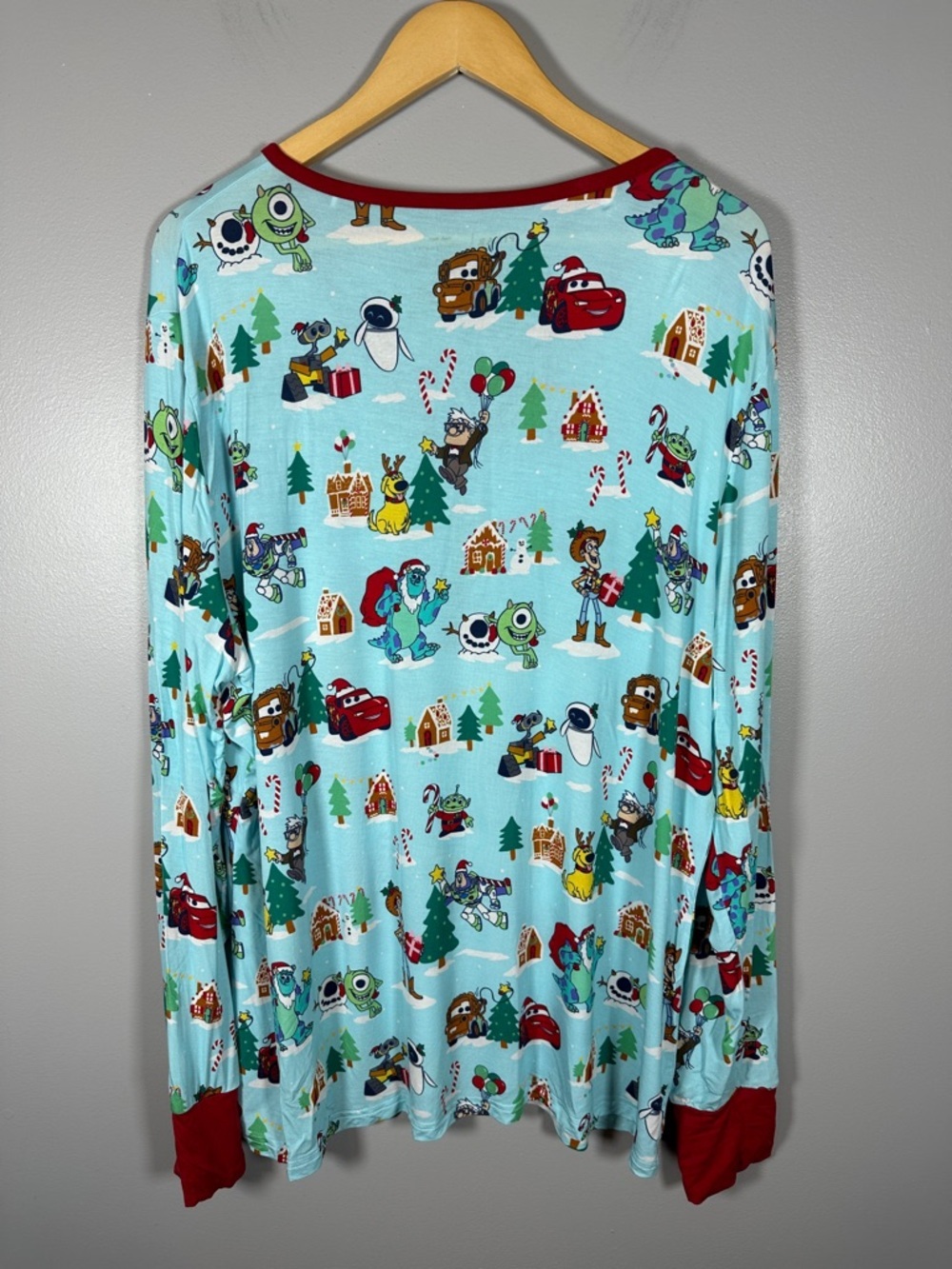 Little Sleepies Disney Pixar Christmas Village Women’s Pajama Top Size 3XL NWOT - Picture 2 of 5